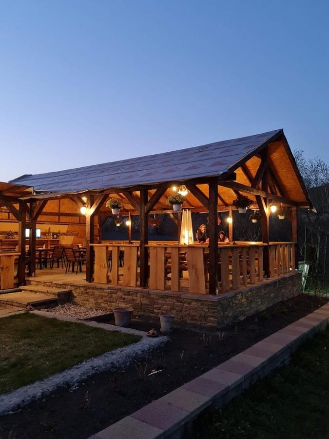 Pensiunea Brazi Turda Exterior foto