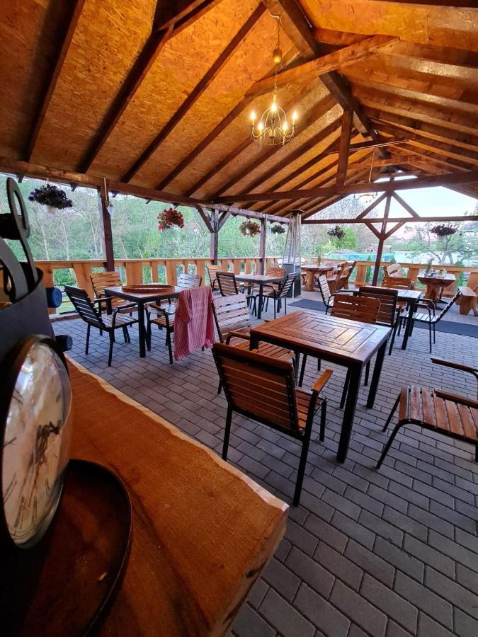 Pensiunea Brazi Turda Exterior foto